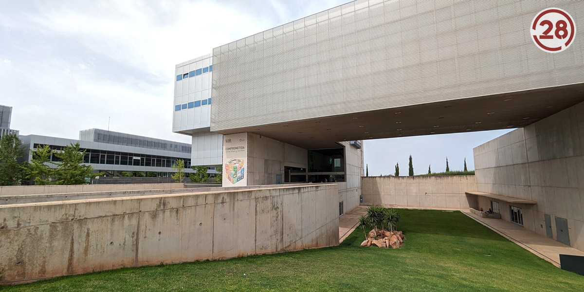 La UJA contribuye a la promoción de hábitos saludables en sus campos con el reparto de fruta ecológica