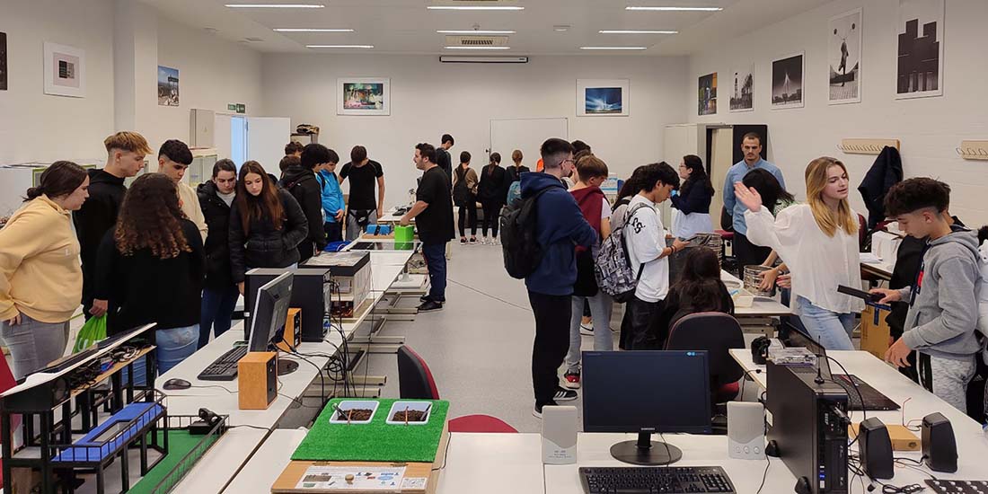 Más de 1.000 estudiantes de Bachillerato y Secundaria han participado en la XXIV Semana de la Ciencia 2024 en Linares y Jaén