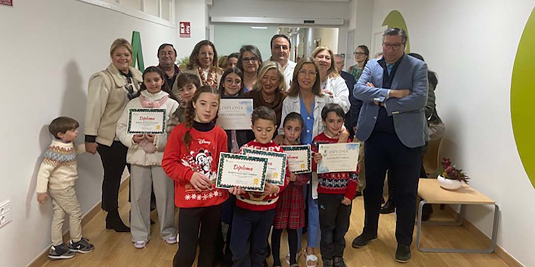 El Hospital de Linares se llena de espíritu navideño con actividades para todos